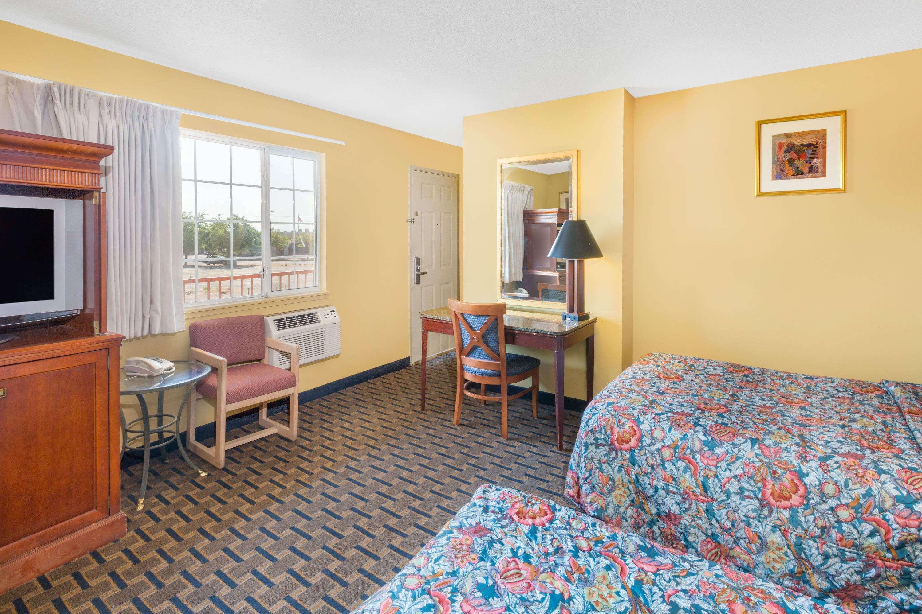 Days Inn By Wyndham Red Bluff Extérieur photo